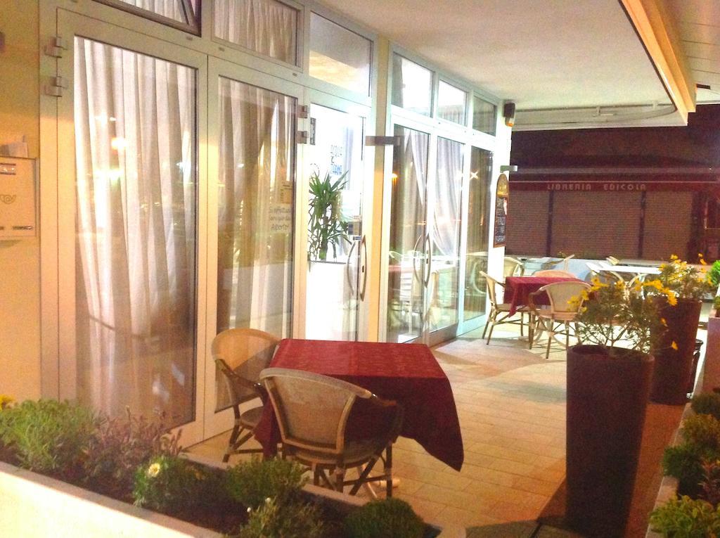 Hr Vapore Gatteo Mare Gatteo a Mare Exterior photo